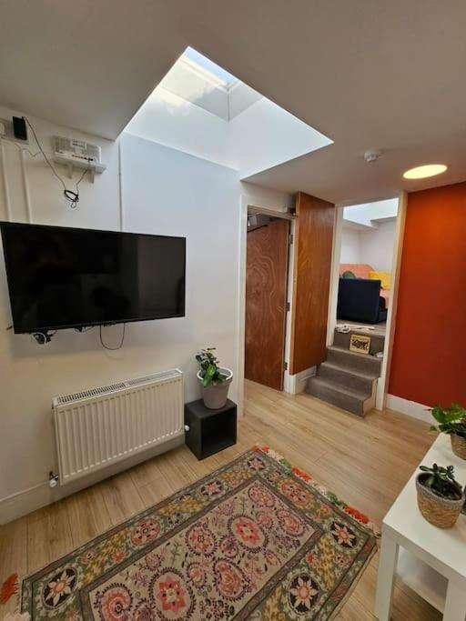 West Kensington Bright Flat Apartment London Bagian luar foto